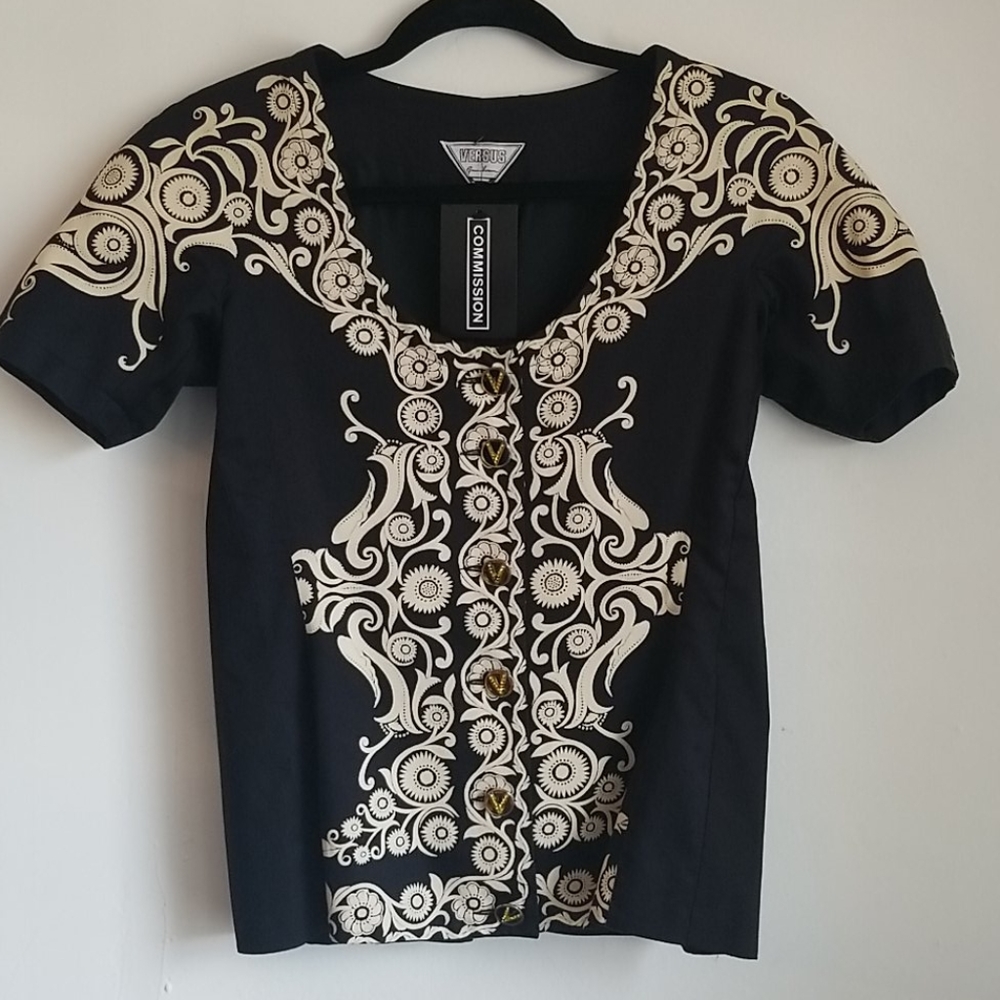 Versus top